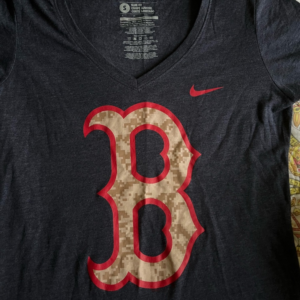 Nike Boston RedSox Vneck Tee